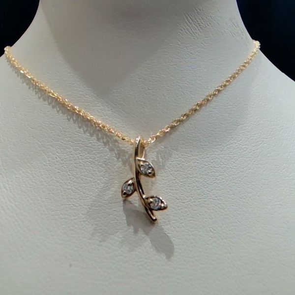 Diamond Pendant Grayson & Co. Jewelers Iron Mountain, MI