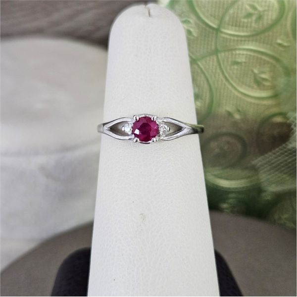 Gemstone Fashion Ring Grayson & Co. Jewelers Iron Mountain, MI