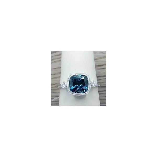 Gemstone Fashion Ring Grayson & Co. Jewelers Iron Mountain, MI