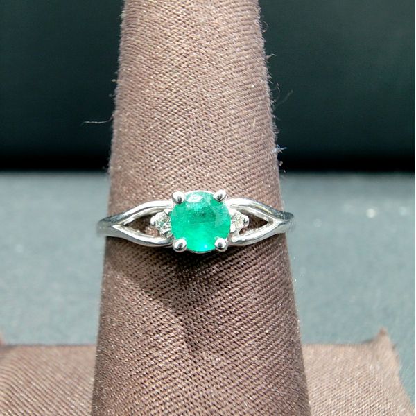 Gemstone Fashion Ring Grayson & Co. Jewelers Iron Mountain, MI