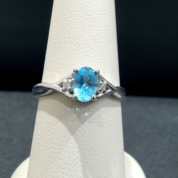 Gemstone Fashion Ring Grayson & Co. Jewelers Iron Mountain, MI