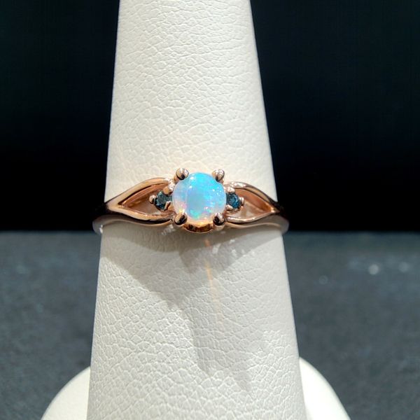 Gemstone Fashion Ring Grayson & Co. Jewelers Iron Mountain, MI