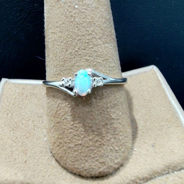 Gemstone Fashion Ring Grayson & Co. Jewelers Iron Mountain, MI