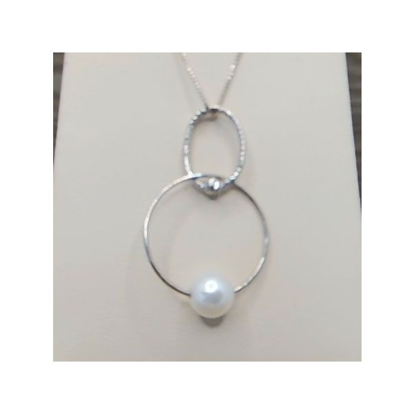 Pearl Pendant Grayson & Co. Jewelers Iron Mountain, MI