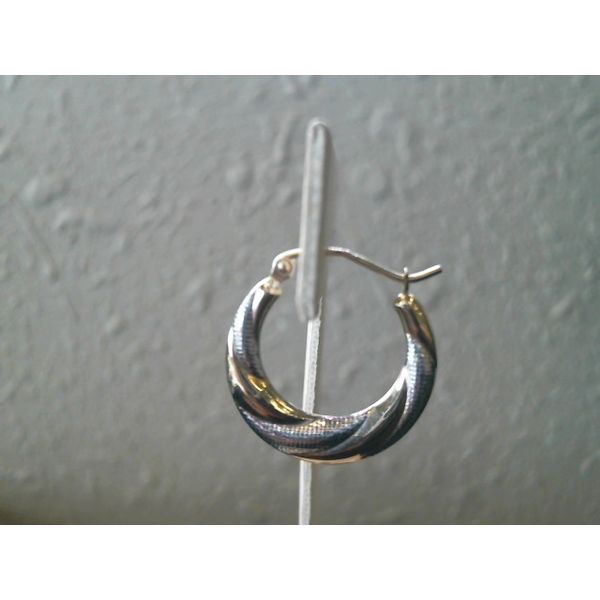 Gold Earrings Image 2 Grayson & Co. Jewelers Iron Mountain, MI