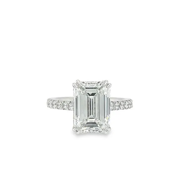 Solitaire Emerald Cut Diamond Engagement Ring Jais Providenciales, 