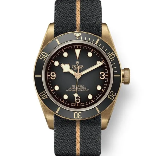 Heritage Black Bay Bronze Jais Providenciales, 