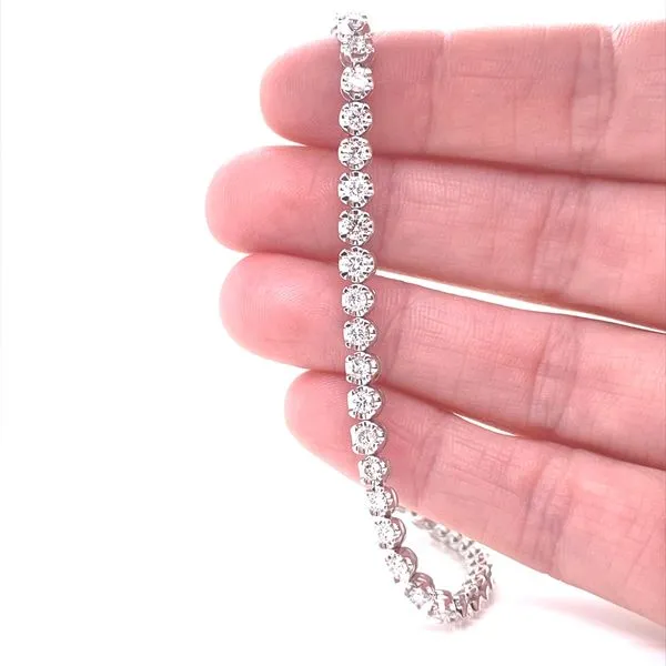 14K White Gold Graduated Diamond Tennis Bracelet, 2.01cttw Image 2 Jaymark Jewelers Cold Spring, NY