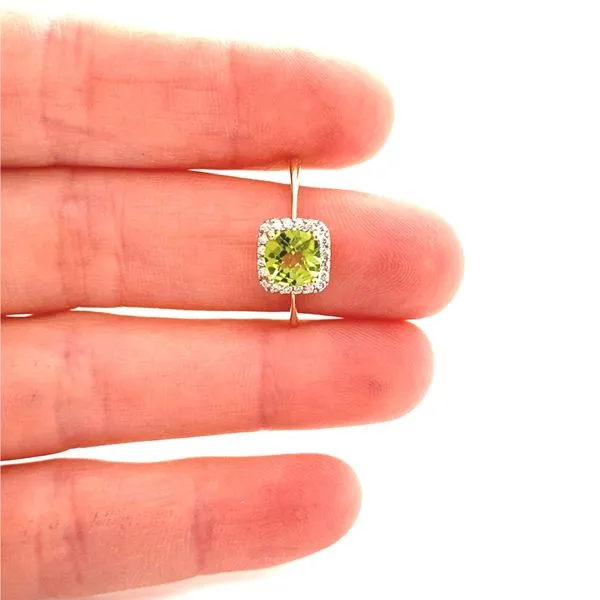 14K Yellow Gold Peridot and Diamond Ring Image 3 Jaymark Jewelers Cold Spring, NY
