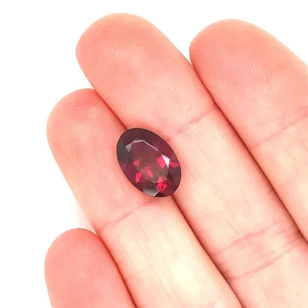 Oval Garnet, 3.85ct Image 3 Jaymark Jewelers Cold Spring, NY