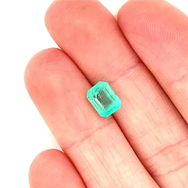 Emerald Cut Columbian Emerald, 1.37ct Image 3 Jaymark Jewelers Cold Spring, NY