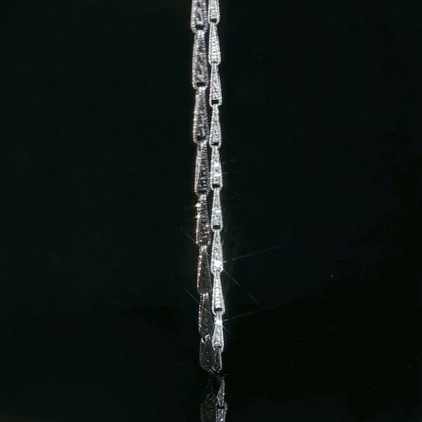 14K White Gold Sparkly Fancy Necklace, 18