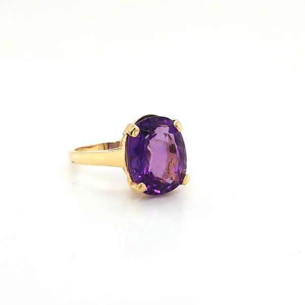 14k yellow gold oval amethyst ring Image 2 Jaymark Jewelers Cold Spring, NY