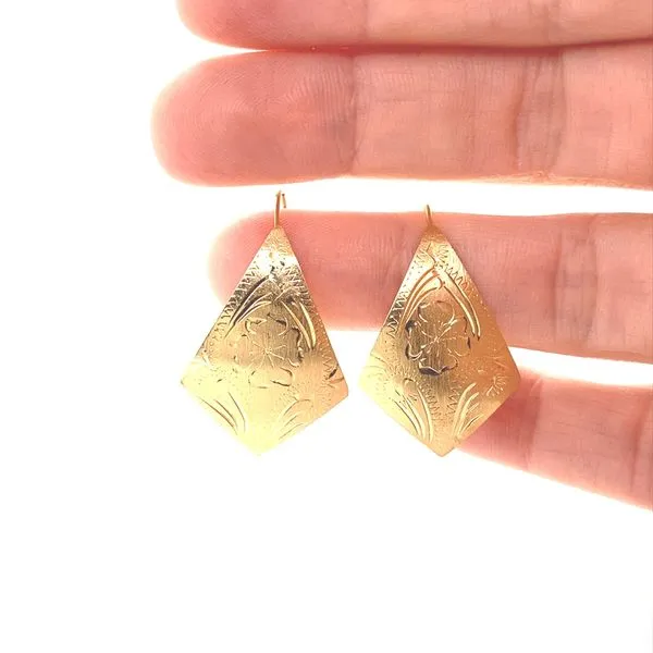 14K Yellow Gold Engraved Kite Shield Earrings Image 2 Jaymark Jewelers Cold Spring, NY