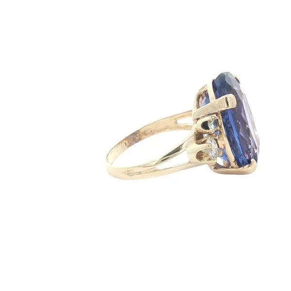 14K Yellow Gold Tanzanite and Diamond Ring Image 3 Jaymark Jewelers Cold Spring, NY