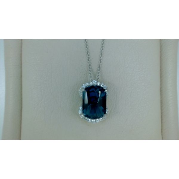 Necklace Jeffrey Mann Fine Jewelers, Inc Toledo, OH