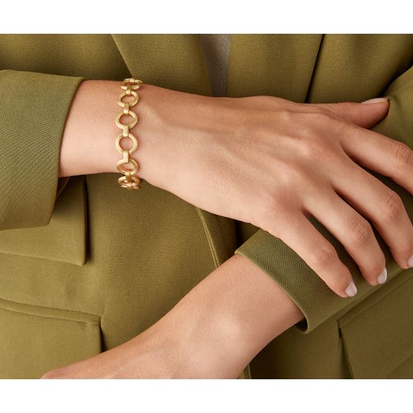 Jaipur Collection Yellow Gold Satin Finish Circle Link Bracelet Image 4 Jeffrey Mann Fine Jewelers, Inc Toledo, OH