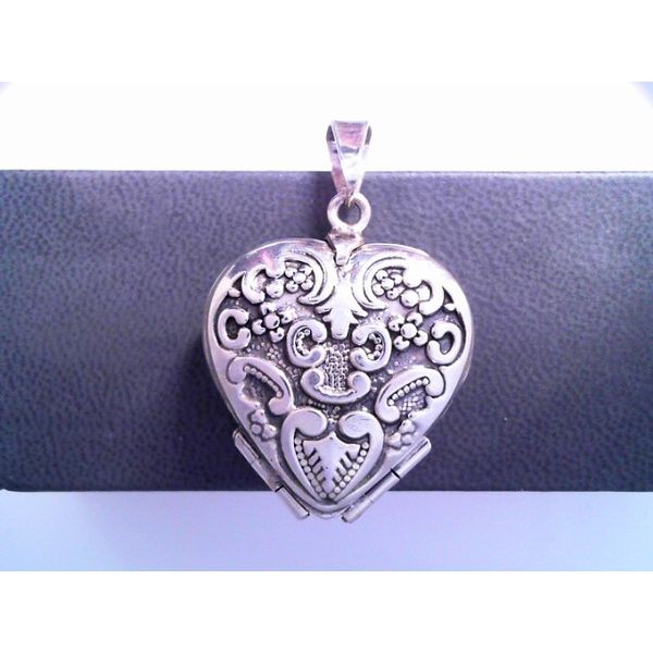 Charm Genesis Jewelry Muscle shoals, AL