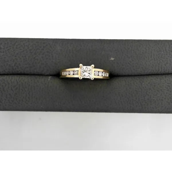 Estate Ring Genesis Jewelry Muscle shoals, AL