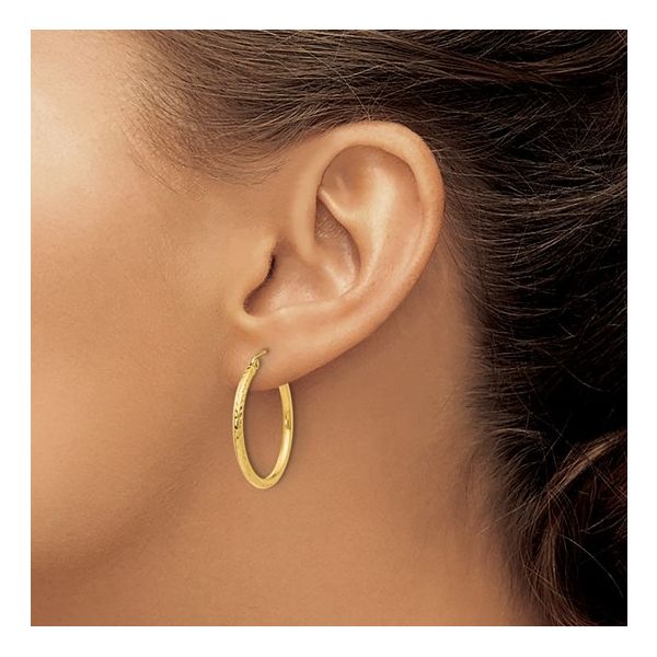 14K Yellow Gold 25mm Diamond Cut Hoop Earring Image 3 JF Jones Jewelers Rochester, NY