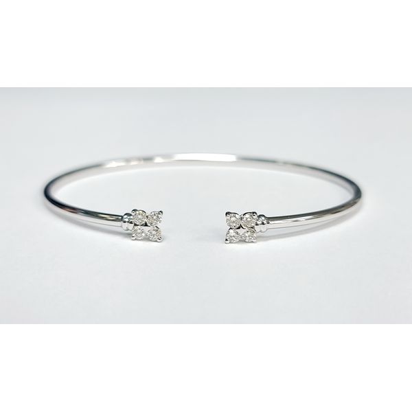 Bracelet J. Howard Jewelers Bedford, IN