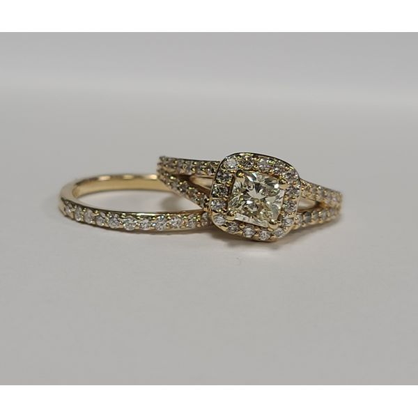 14kt Yellow Gold 1.89tw Princess Center Diamond Bridal Set J. Howard Jewelers Bedford, IN