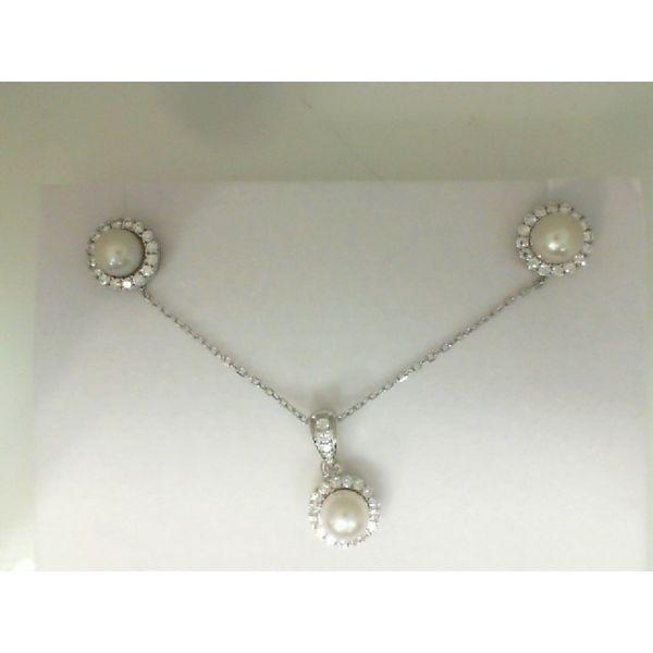 Jewelry J. Howard Jewelers Bedford, IN