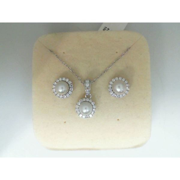 Jewelry J. Howard Jewelers Bedford, IN