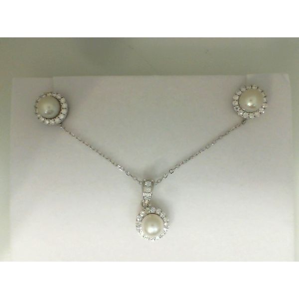 Jewelry J. Howard Jewelers Bedford, IN