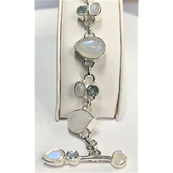 Bracelet J. Howard Jewelers Bedford, IN