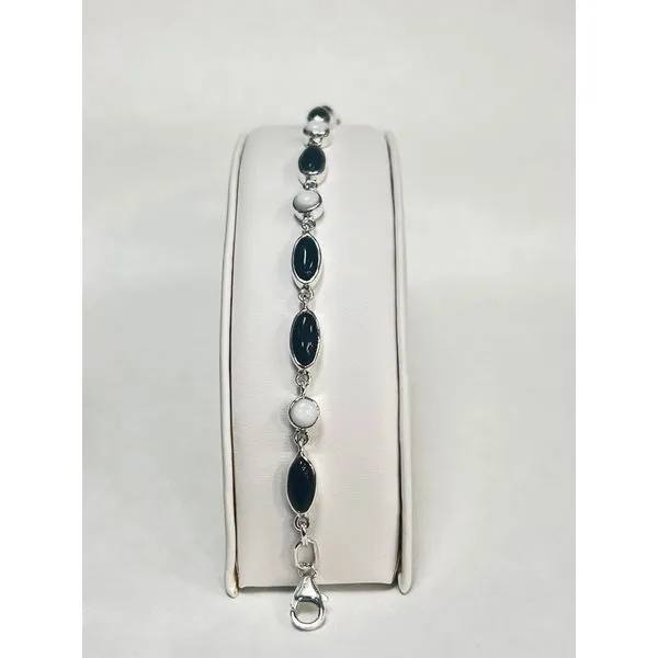 Bracelet J. Howard Jewelers Bedford, IN