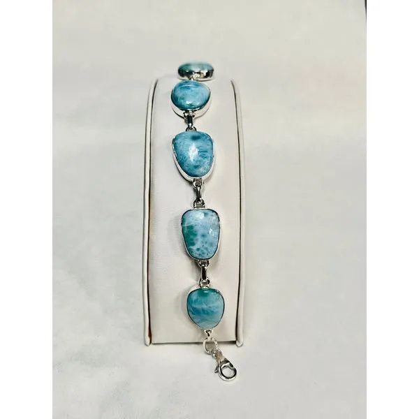 Bracelet J. Howard Jewelers Bedford, IN