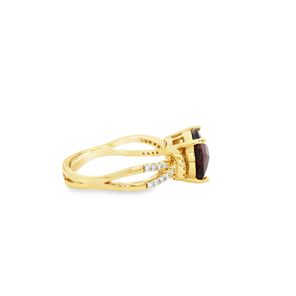14K Yellow Gold Oval Checkerboard Garnet & Diamond Split-Shank Ring Image 2 Jo & Co. Jewelers Hardy, VA