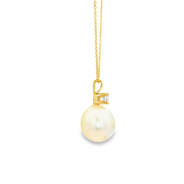 14K Yellow Gold Freshwater Pearl & Diamond Rabbit-Ear Pendant Necklace Image 2 Jo & Co. Jewelers Hardy, VA