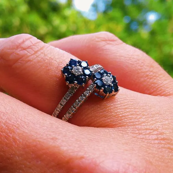 18k White Gold Sapphire and Diamond Flower Ring – Estate Jewelry | Joint Venture Jewelry Image 3 Joint Venture Jewelry Cary, NC