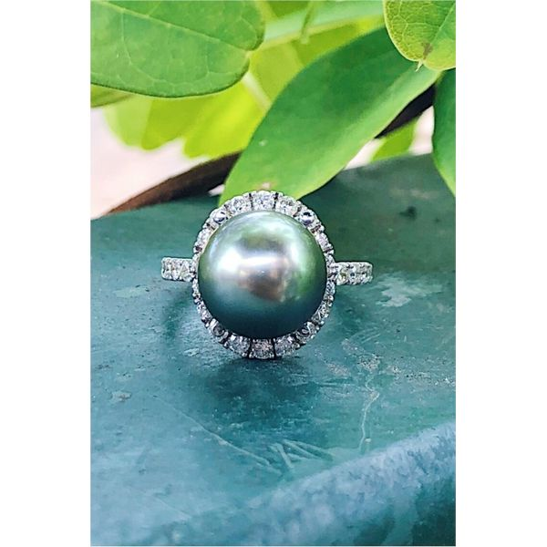 Tahitian Pearl Ring Image 3 Joint Venture Jewelry Cary, NC