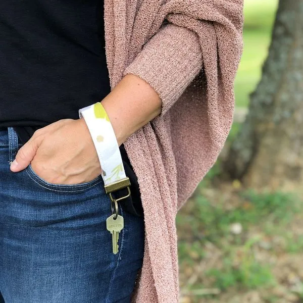 Natural Floral Regular Fobskey Wristlet Key Ring Image 2 J. Schrecker Jewelry Hopkinsville, KY