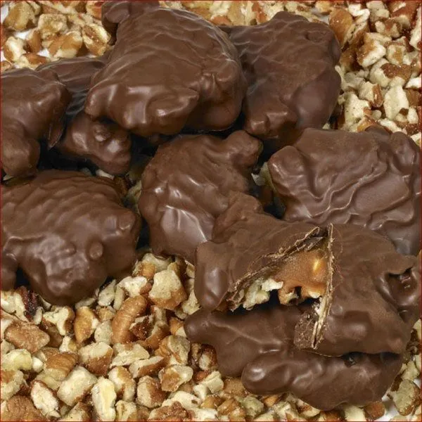 Ruth Hunt Derbies Pecan Turtles 8 Ounce Box Image 2 J. Schrecker Jewelry Hopkinsville, KY