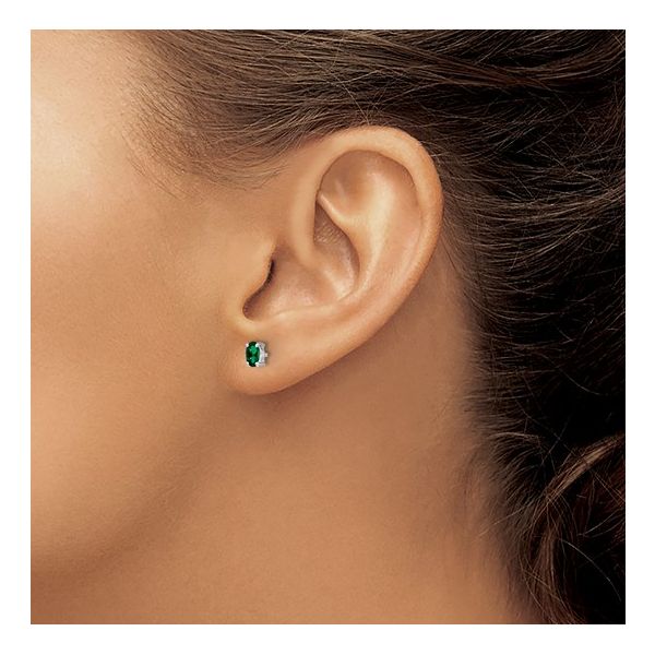 Simulated Emerald Image 2 J. Thomas Jewelers Rochester Hills, MI