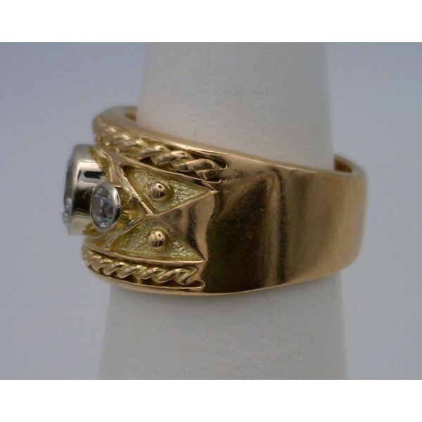 Engagement Ring Image 2 Joint Venture Estate Jewelry Charleston, SC