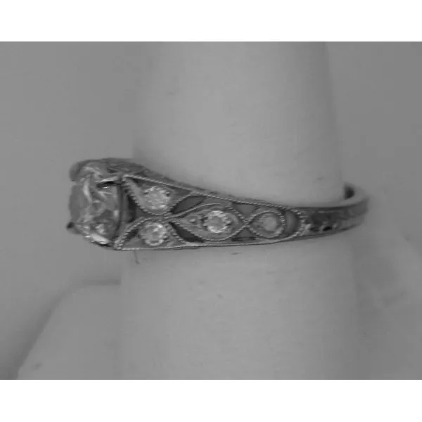 Engagement Ring Image 3 Joint Venture Estate Jewelry Charleston, SC