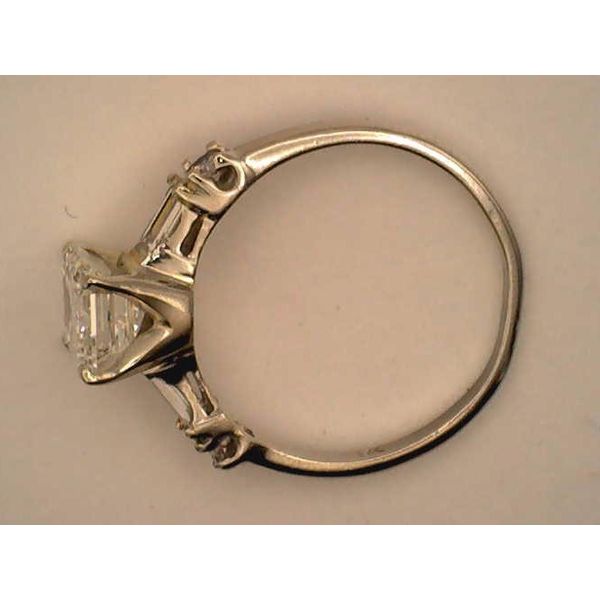 Engagement Ring Image 3 Joint Venture Estate Jewelry Charleston, SC