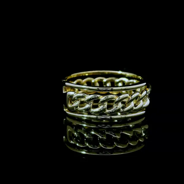 14K Yellow Gold Diamond Curb Chain Ring Image 4 Kirk & Company Jewelers, Inc Milford, OH