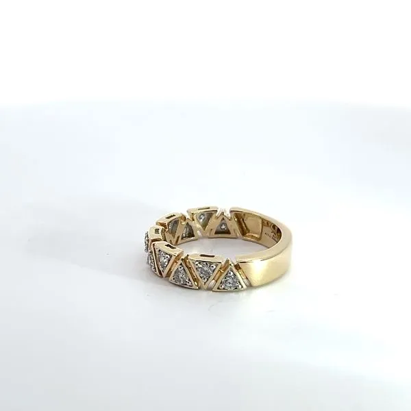 14K Yellow Gold Diamond Triangle Band Image 2 Kirk & Company Jewelers, Inc Milford, OH