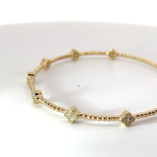 14k Yellow Gold Diamond Quatrefoil Flex Bangle Image 2 Kirk & Company Jewelers, Inc Milford, OH