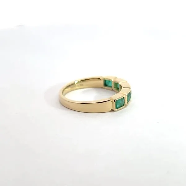 18K Yellow Gold Emerald Bezel Set Band Image 4 Kirk & Company Jewelers, Inc Milford, OH