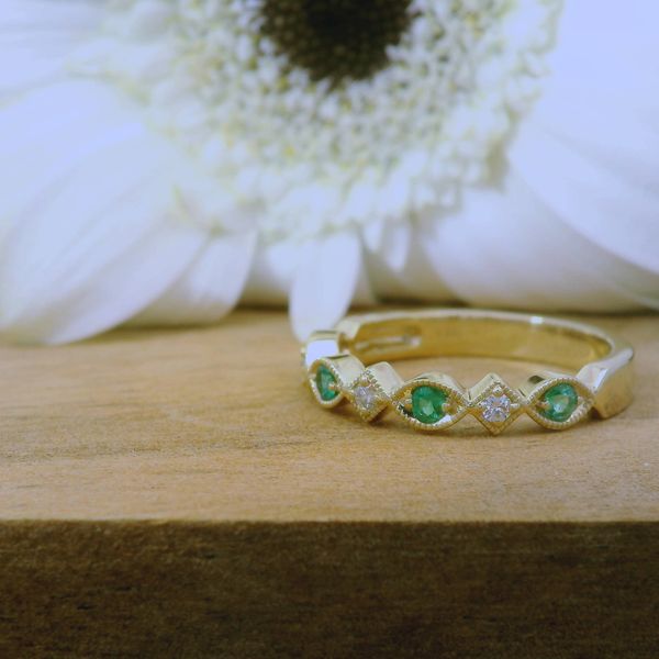 14K Yellow Gold Emerald and Diamond Image 4 Kirk & Company Jewelers, Inc Milford, OH