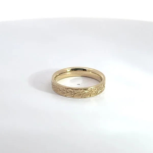 14K Yellow Gold Hand Engraved Wedding Band Image 3 Kirk & Company Jewelers, Inc Milford, OH