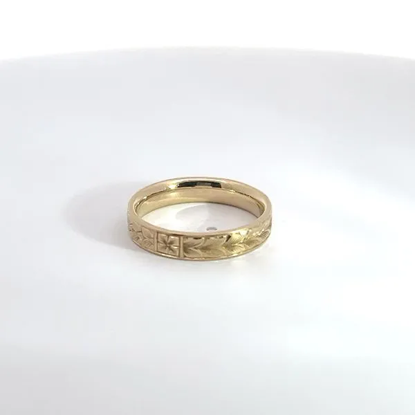 14K Yellow Gold Hand Engraved Wedding Band Image 4 Kirk & Company Jewelers, Inc Milford, OH