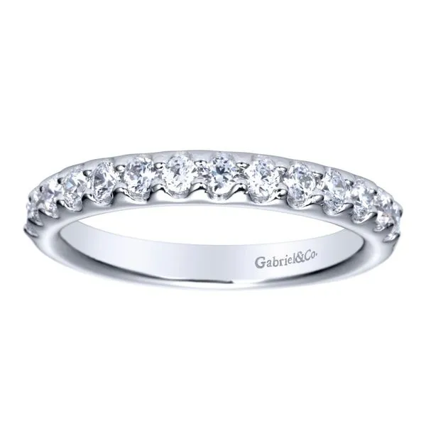 Platinum Shared Prong Straight Diamond Wedding Band Image 4 Koerbers Fine Jewelry Inc New Albany, IN